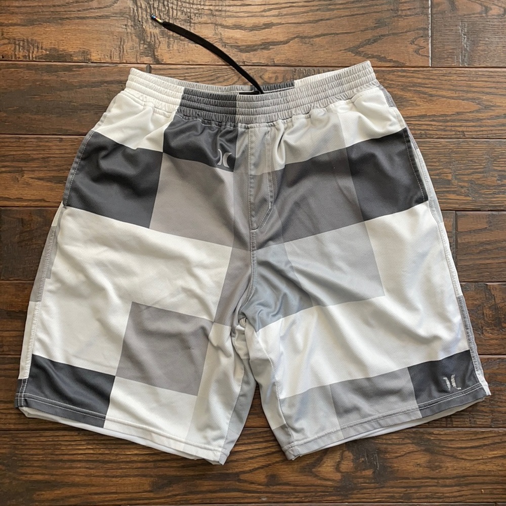 Men’s medium Hurley shorts